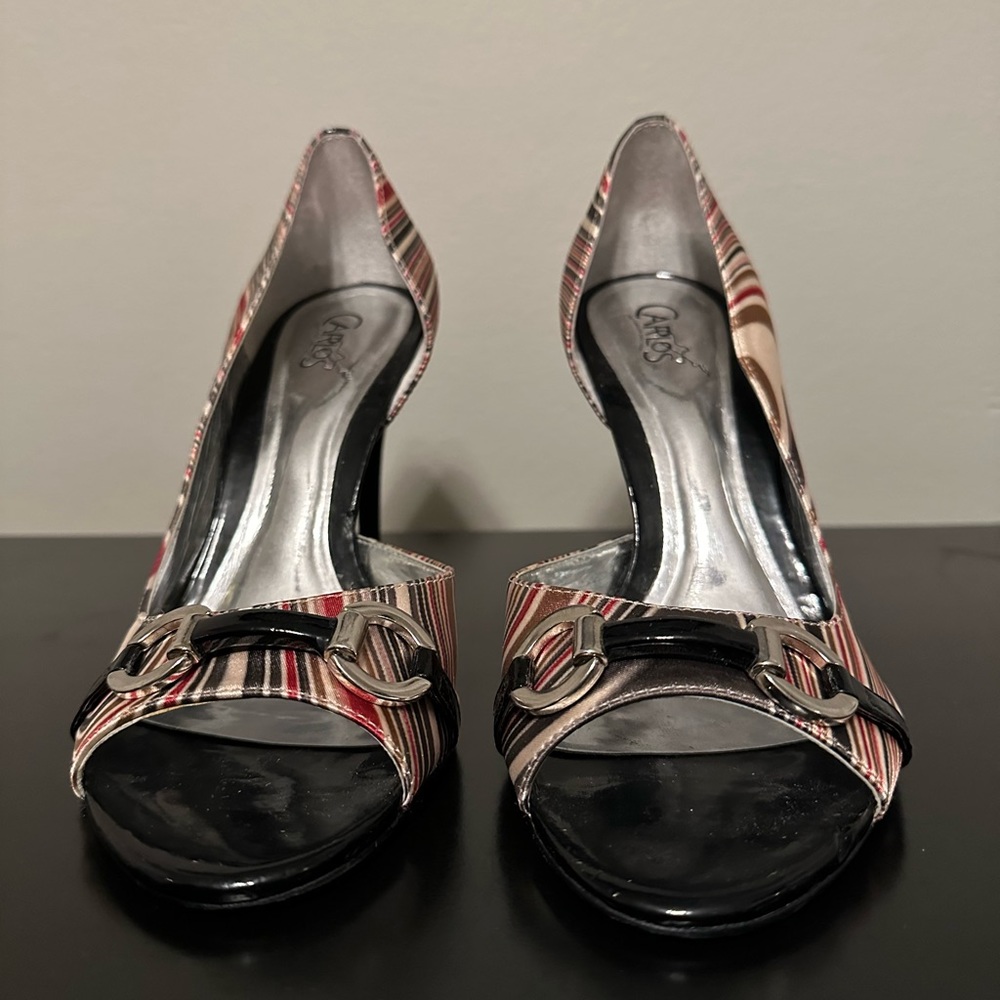 Barely worn heels. Excellent condition.